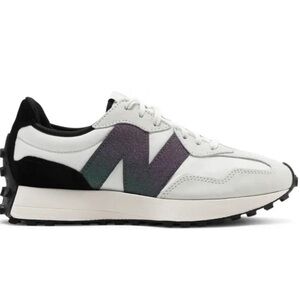 Limited Edition New Balance 327
Sea Salt Black sz 8.5